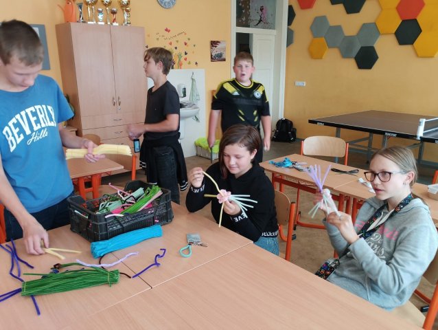 V družině se pořád něco děje!