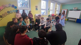 O dvanácti měsíčkách